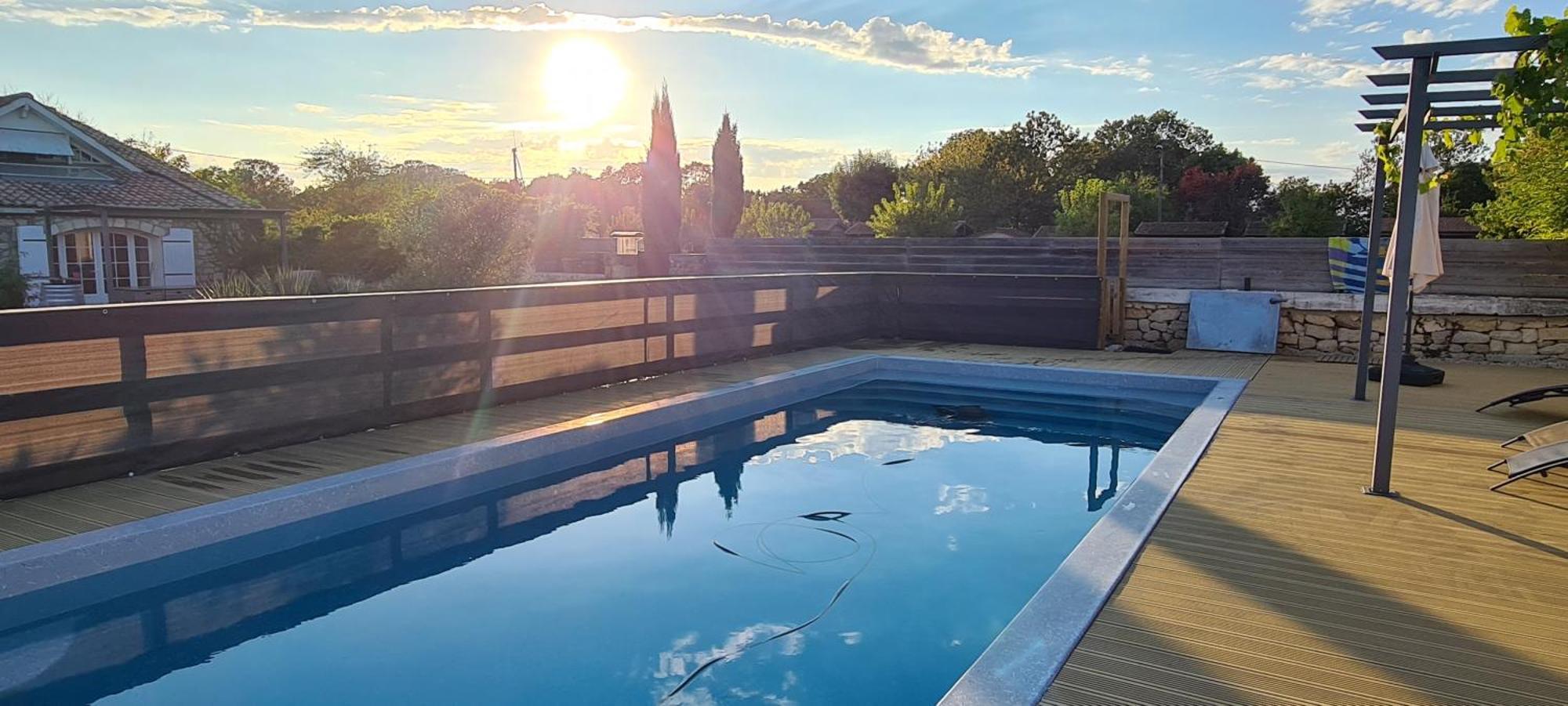 Вилла Domaine Des Pres De Joussac - Protocole Sanitaire Strict Jau-Dignac-et-Loirac Экстерьер фото