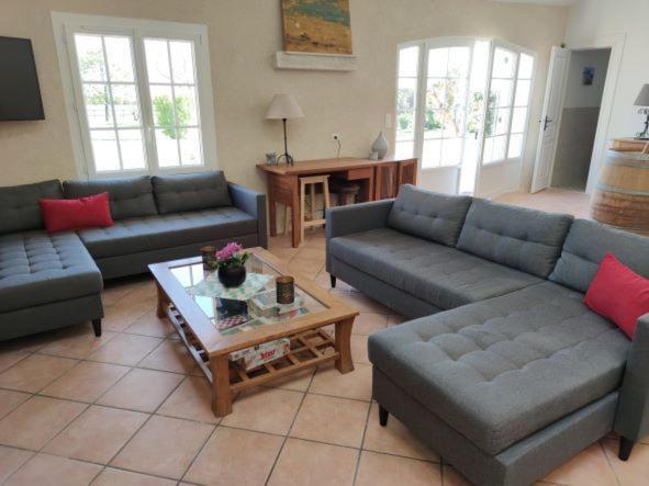 Вилла Domaine Des Pres De Joussac - Protocole Sanitaire Strict Jau-Dignac-et-Loirac Экстерьер фото
